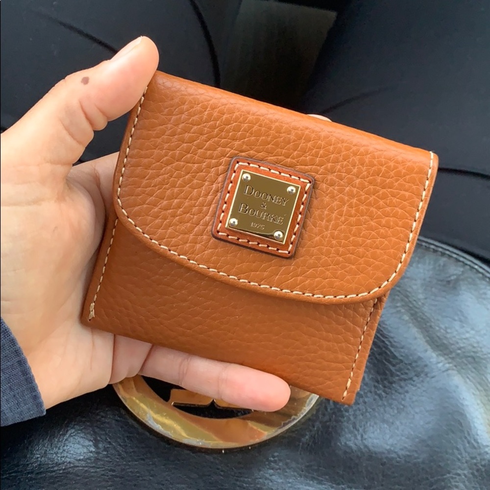 Dooney and Bourke card holder tan